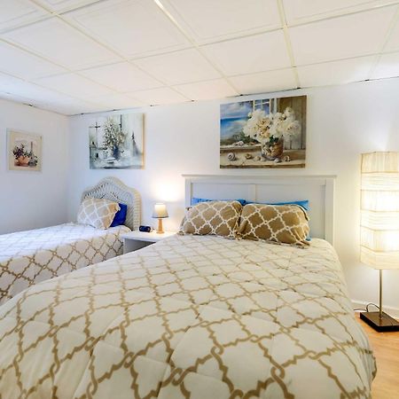 1 Ocean Fun Emerald Isle Apt, Steps To Beaches! Exterior photo
